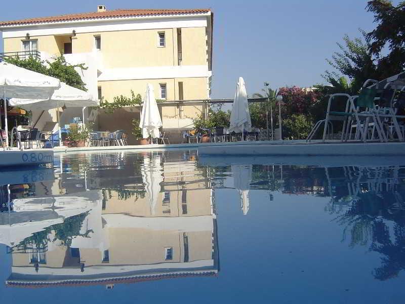 Paradise Hotel Самос Экстерьер фото
