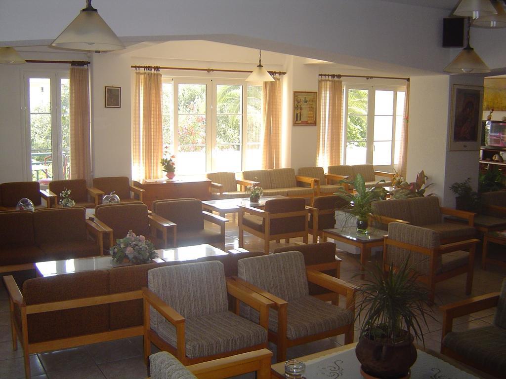 Paradise Hotel Самос Экстерьер фото