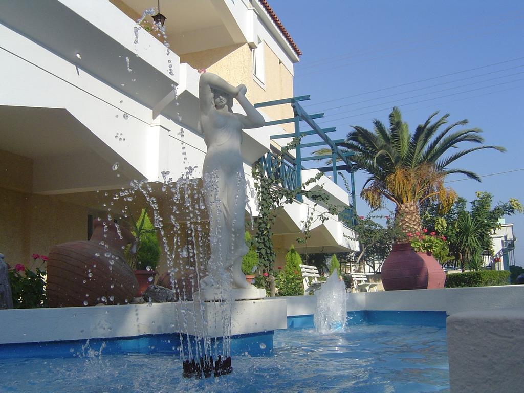 Paradise Hotel Самос Экстерьер фото