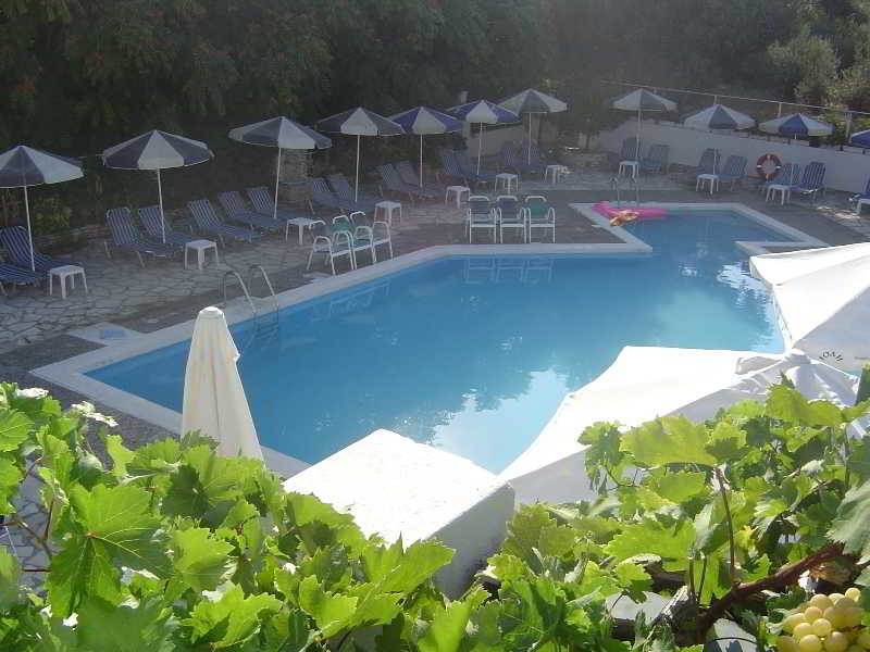 Paradise Hotel Самос Экстерьер фото